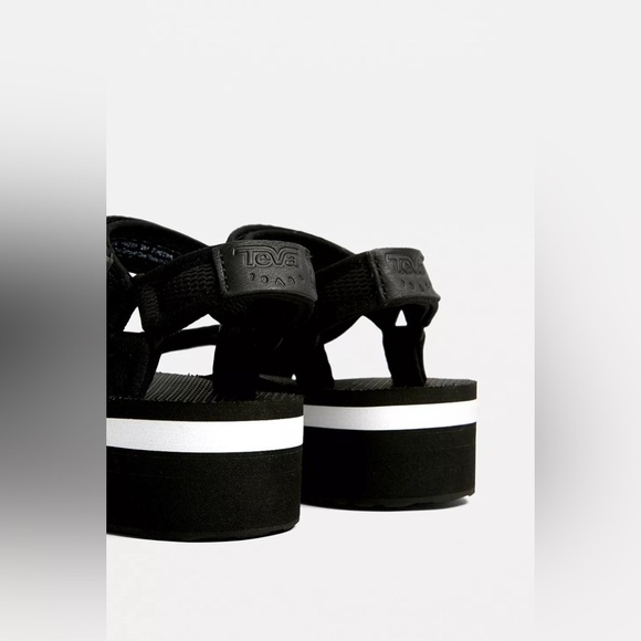 Teva Flatform Universal Mesh Print Strap Sandals - Picture 3 of 9